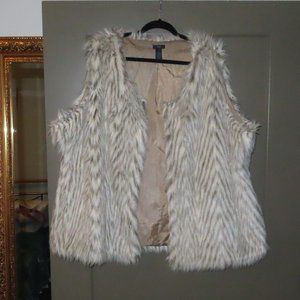 Plus size faux fur vest